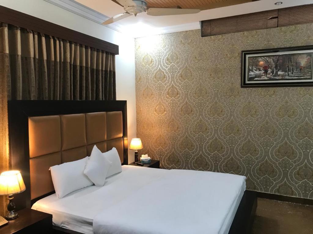 Hotel Red Line Islamabad Ngoại thất bức ảnh