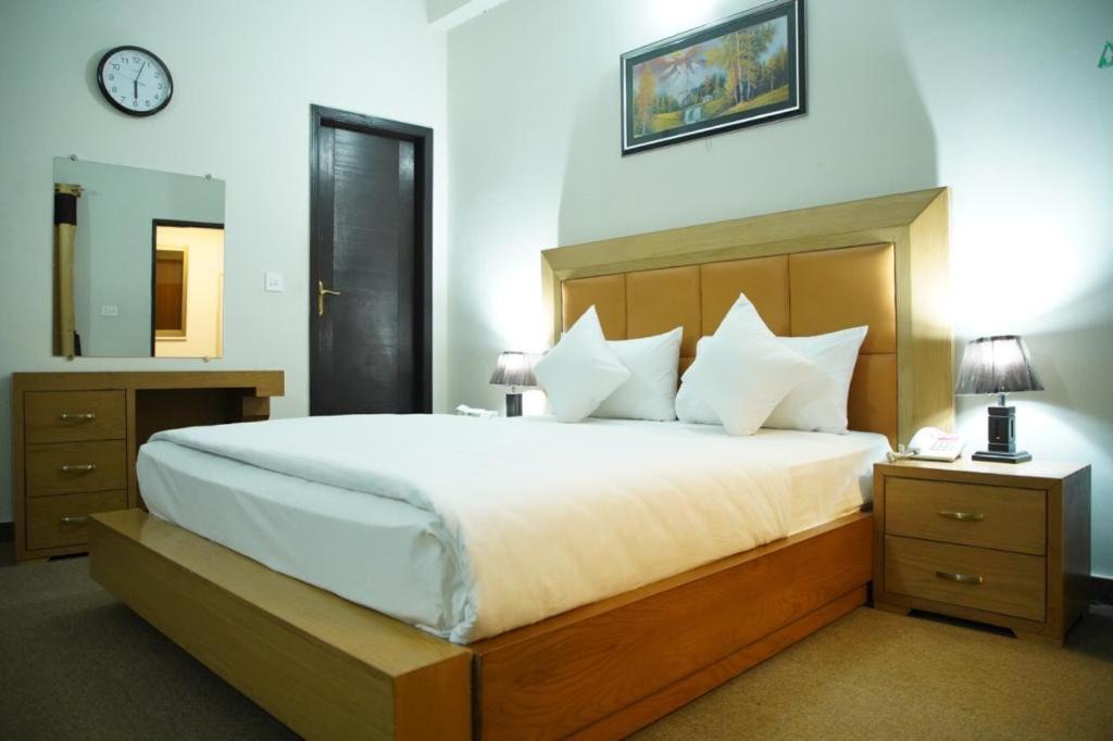 Hotel Red Line Islamabad Ngoại thất bức ảnh